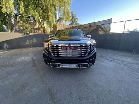 Used 2023 GMC Sierra 1500 Denali w/ Denali Reserve Package AWD/4WD image 9