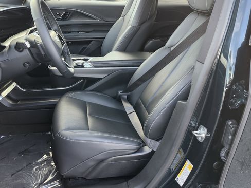 Used 2024 Cadillac Lyriq Luxury image 26
