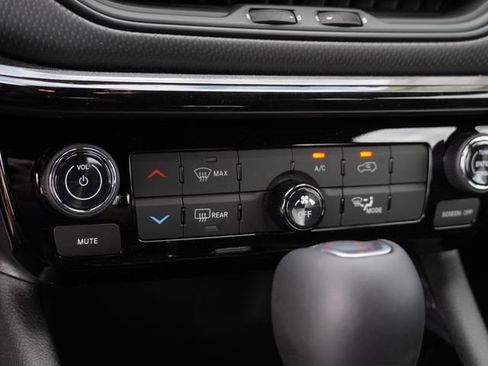 New 2026 Jeep Compass Latitude AWD/4WD image 23