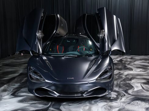 Used 2018 McLaren 720S RWD image 12