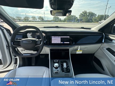New 2025 Jeep Wagoneer Limited image 13