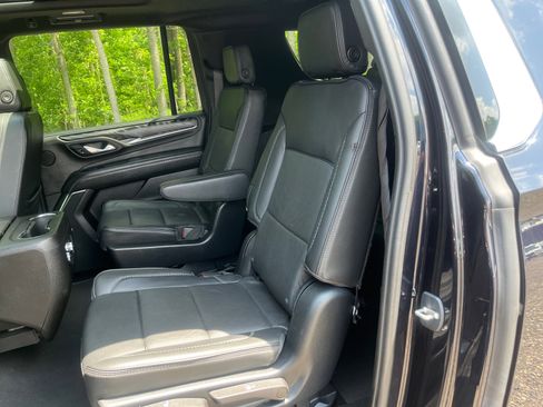 Used 2023 GMC Yukon XL Denali image 40