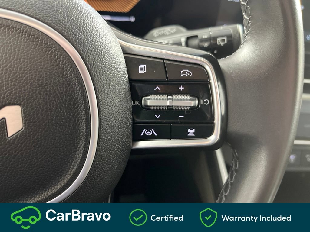 Used 2025 Kia Carnival FWD image 24