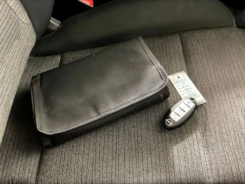 Certified 2022 Nissan Rogue SV image 35