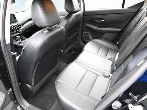 Used 2022 Nissan Sentra SR w/ SR Premium Package FWD image 23