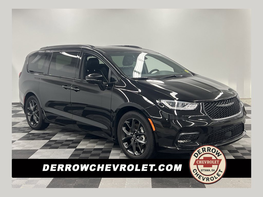 Used 2025 Chrysler Pacifica Limited FWD image 1