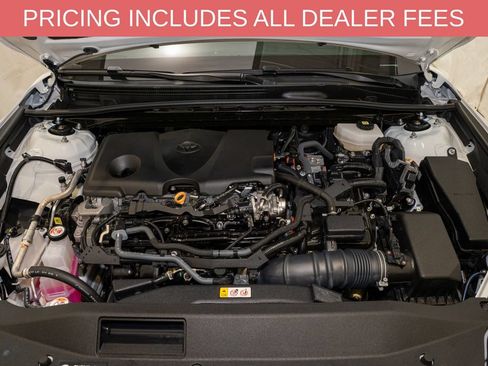 Used 2025 Toyota Camry SE FWD image 18