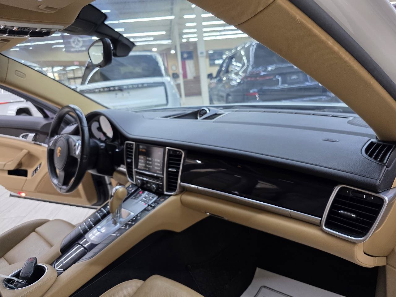 Used 2015 Porsche Panamera 4 w/ Premium Package Plus AWD/4WD image 22