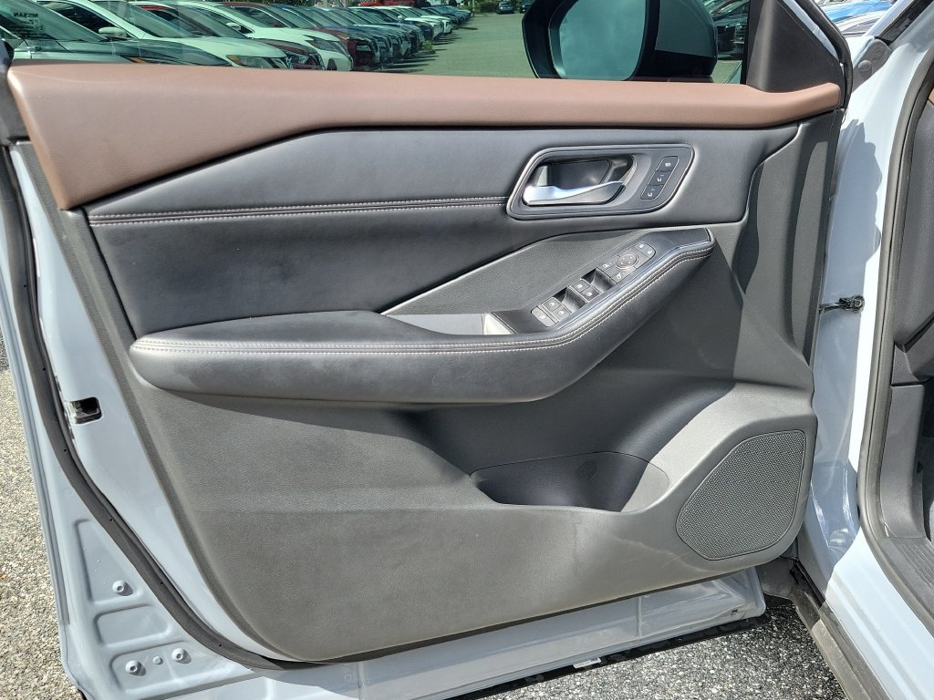 Certified 2023 Nissan Rogue SL w/ SL Premium Package AWD/4WD image 17