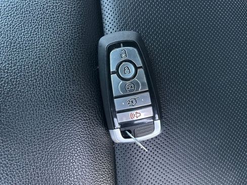 Used 2022 Ford Explorer Limited AWD/4WD image 33