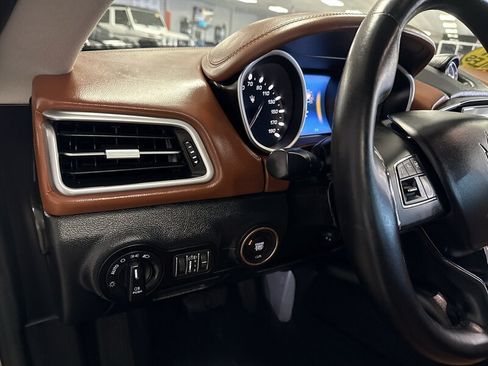 Used 2019 Maserati Ghibli RWD image 18