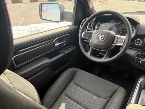 New 2026 RAM 1500 4x4 Crew Cab image 32