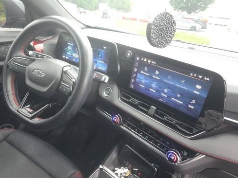 Used 2025 Chevrolet Equinox RS w/ Safety and Technology Package FWD image 12