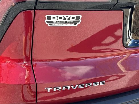 Certified 2024 Chevrolet Traverse LT image 32