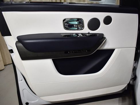 Certified 2024 Rolls-Royce Cullinan AWD/4WD image 22