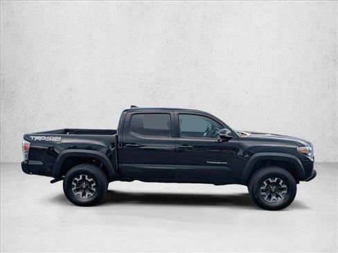 Used 2021 Toyota Tacoma TRD Off-Road w/ Technology Package AWD/4WD image 4