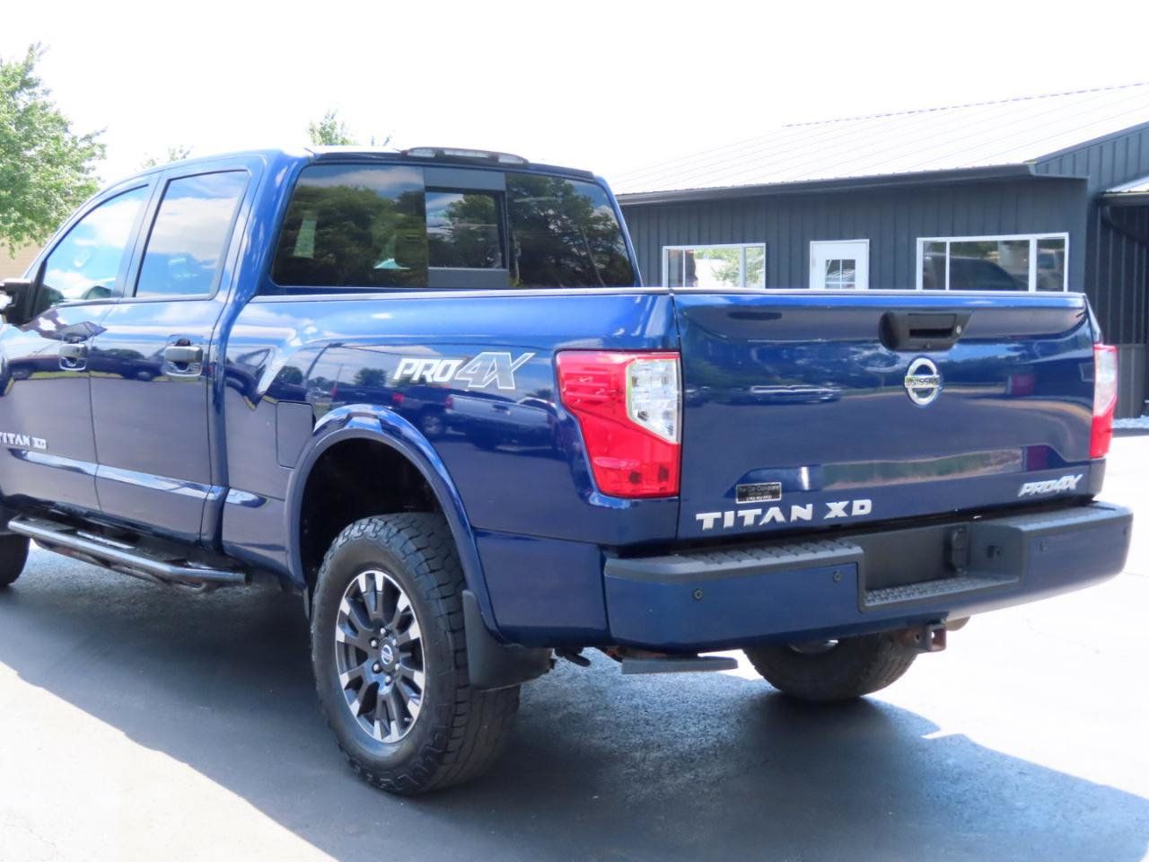 Used 2019 Nissan Titan PRO-4X w/ Pro-4x Convenience Package AWD/4WD image 19