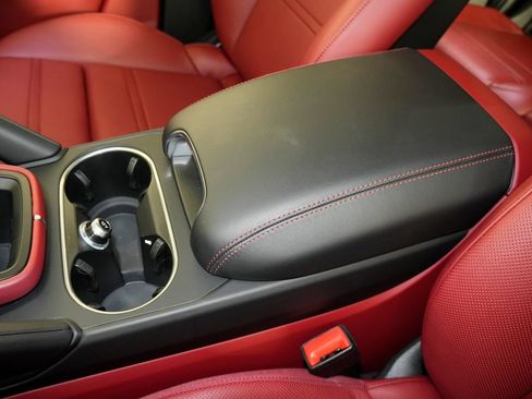 Certified 2023 Porsche Cayenne AWD/4WD image 33