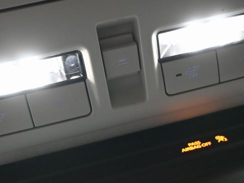 Used 2024 MAZDA CX-90 Plug-In Hybrid w/ Premium Pkg image 18