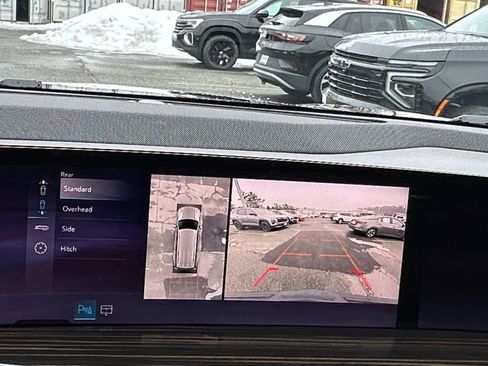 Used 2025 Cadillac Escalade Premium Luxury AWD/4WD image 16