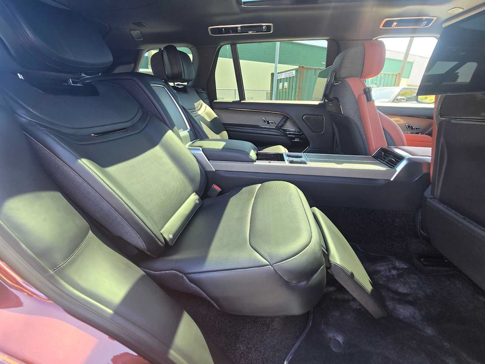 New 2026 Land Rover Range Rover SV AWD/4WD image 12