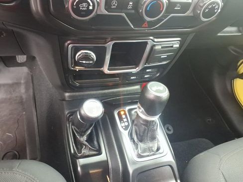 Used 2022 Jeep Wrangler Sport AWD/4WD image 24