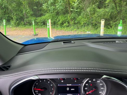 Used 2025 Chevrolet Blazer LT FWD image 35