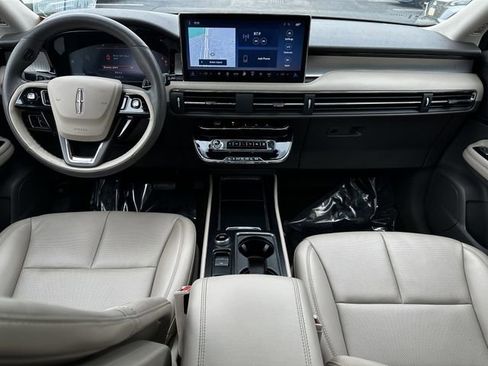 Used 2023 Lincoln Corsair AWD w/ Equipment Group 101A image 15