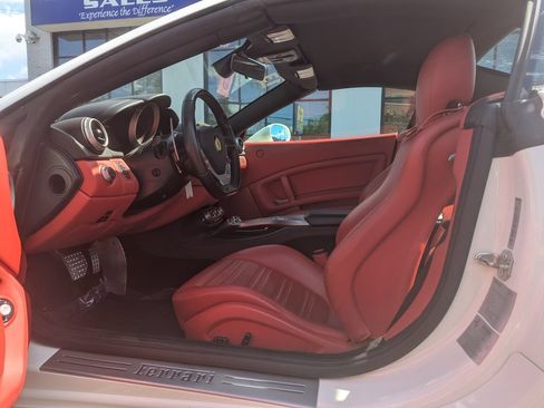 Used 2013 Ferrari California RWD image 16