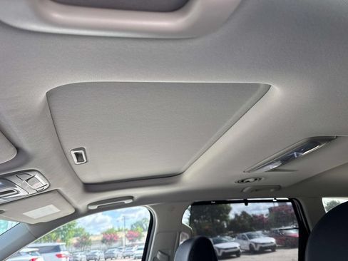 New 2025 Kia Telluride EX w/ EX Captain's Chair Package FWD image 24