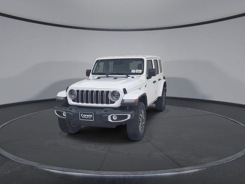 New 2026 Jeep Wrangler Unlimited Sahara AWD/4WD image 4