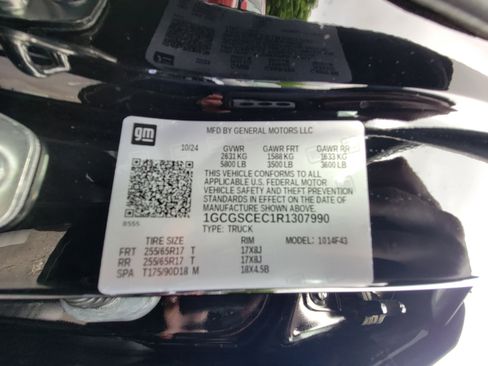 Used 2024 Chevrolet Colorado LT image 28