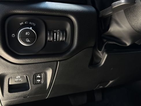 Used 2023 RAM 1500 Laramie AWD/4WD image 40