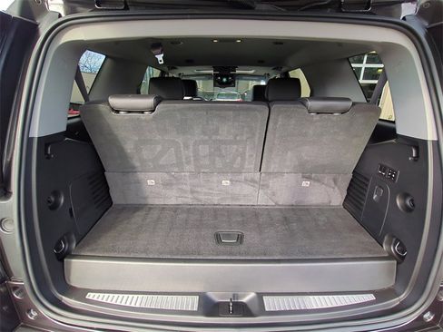 Used 2017 GMC Yukon SLT w/ Open Road Package image 17