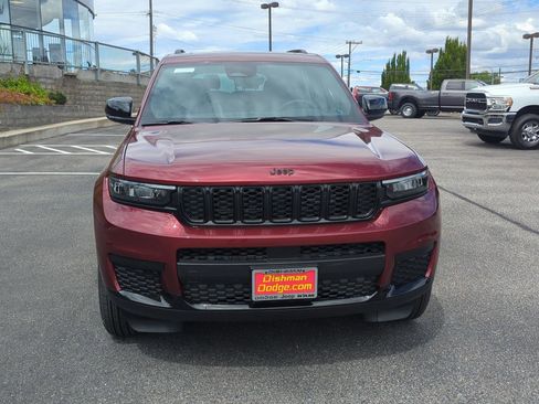 New 2025 Jeep Grand Cherokee L Altitude image 2