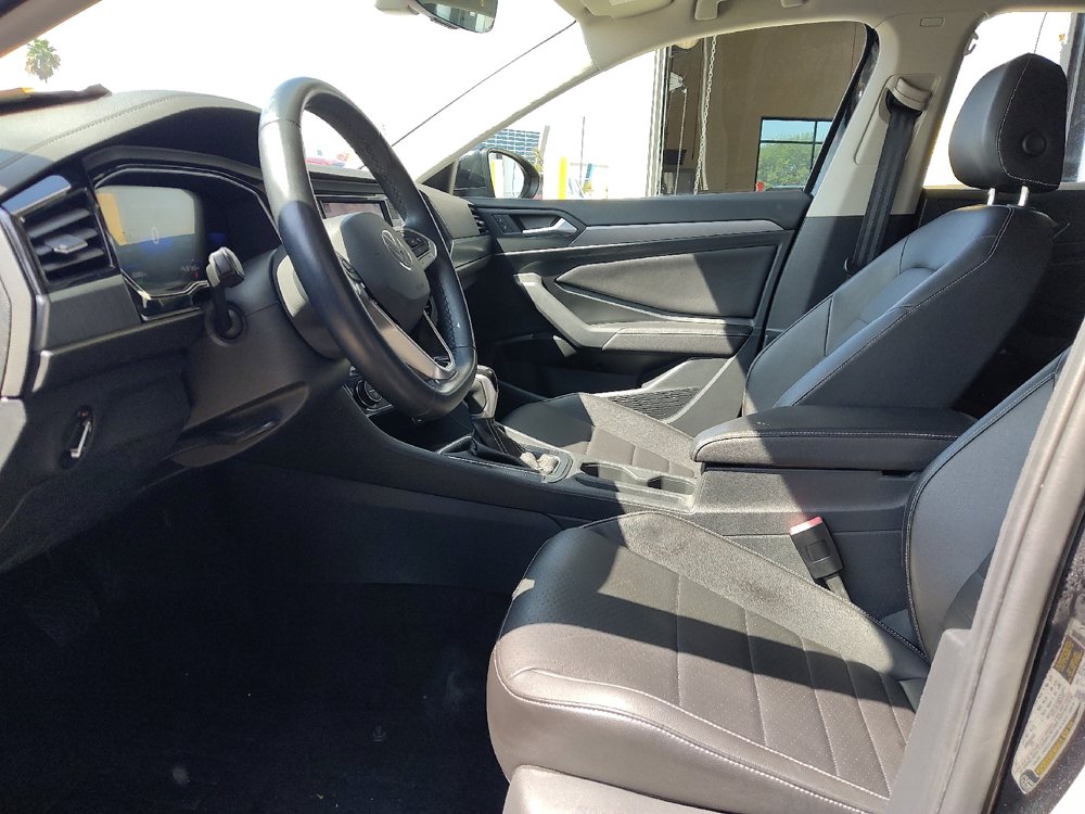 Used 2023 Volkswagen Jetta SE FWD image 17
