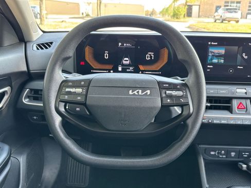 Used 2025 Kia K4 FWD image 30