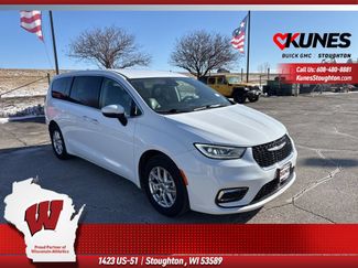 Used 2023 Chrysler Pacifica Touring-L FWD video 1