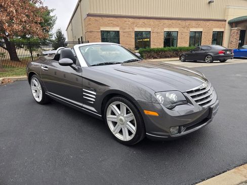 Used 2005 Chrysler Crossfire Limited image 4