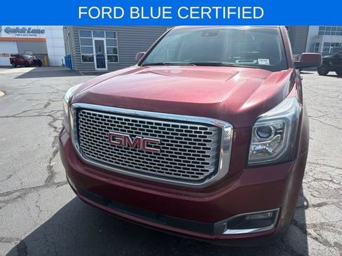 Used 2017 GMC Yukon Denali w/ Open Road Package AWD/4WD image 16
