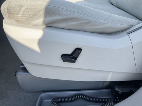 Used 2009 Dodge Grand Caravan SXT image 29