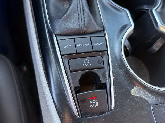Used 2018 Toyota Camry XLE FWD image 32
