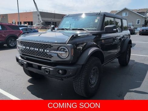 Used 2025 Ford Bronco Badlands AWD/4WD image 3