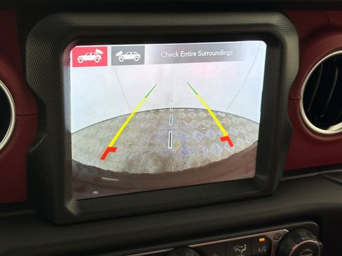 Used 2023 Jeep Wrangler Unlimited Rubicon 4xe AWD/4WD image 19