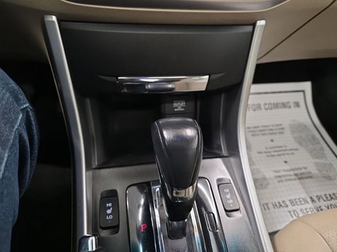 Used 2013 Honda Accord EX-L image 18