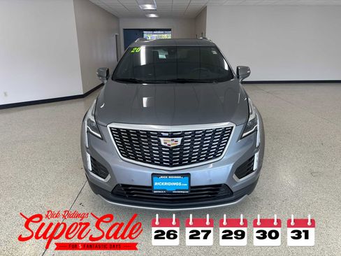 Used 2020 Cadillac XT5 Premium Luxury image 2