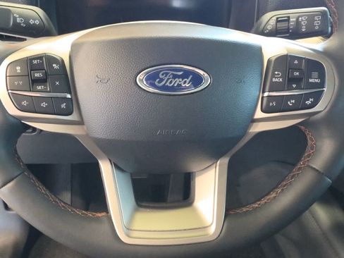 Used 2026 Ford Explorer Active AWD/4WD image 19