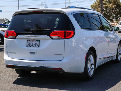 Used 2019 Chrysler Pacifica Limited FWD image 7