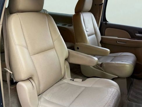 Used 2011 Chevrolet Suburban LTZ image 37