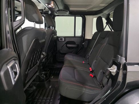 Used 2020 Jeep Wrangler Unlimited Rubicon w/ Dual Top Group AWD/4WD image 15